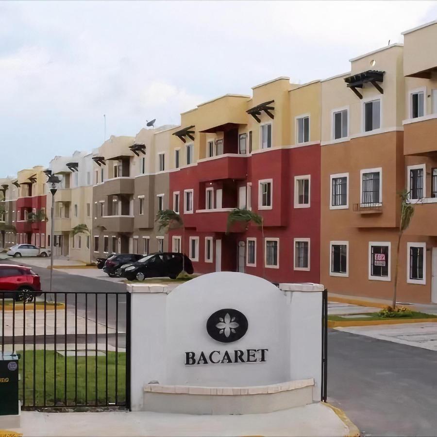 Pretty Hoestel Bacaret! Apartment